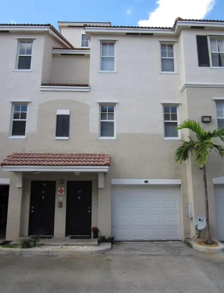 2 bedroom 2 bath Residential Lease for rent at 5980 W Sample Road # 203, Coral Springs FL 33063