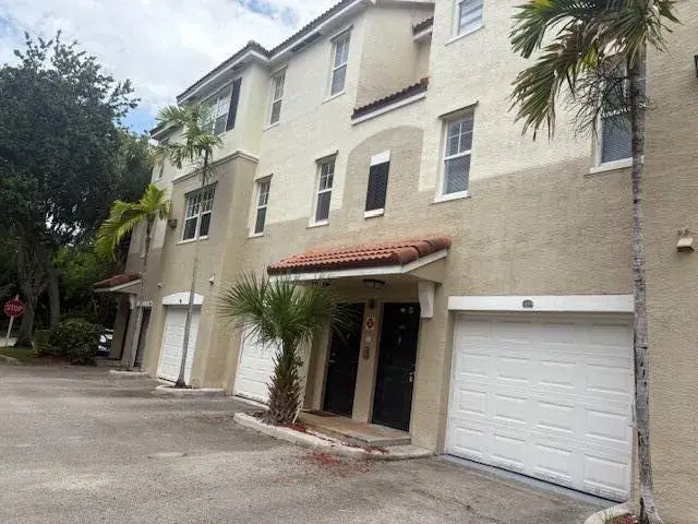 5980 W Sample Road # 203, Coral Springs FL 33063