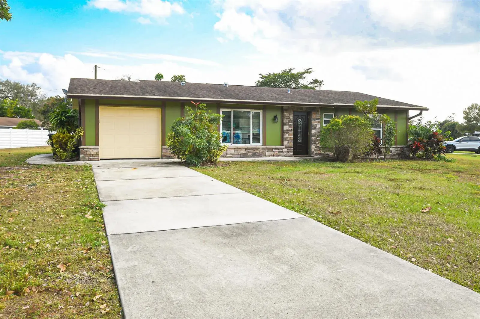 2 bedroom 2 bath Residential for sale at 610 NW Marion Avenue, Port St. Lucie FL 34983