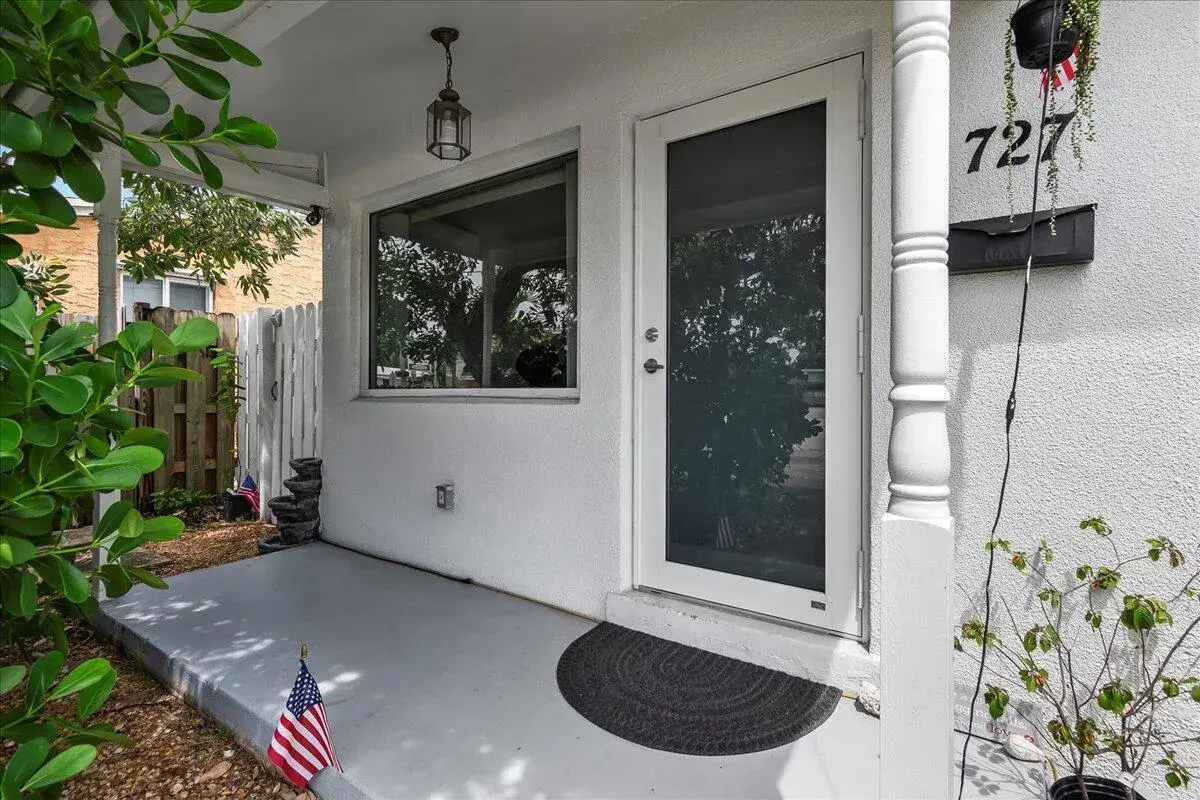 3 bedroom 1 bath Residential for sale at 727 Bunker Road, West Palm Beach FL 33405