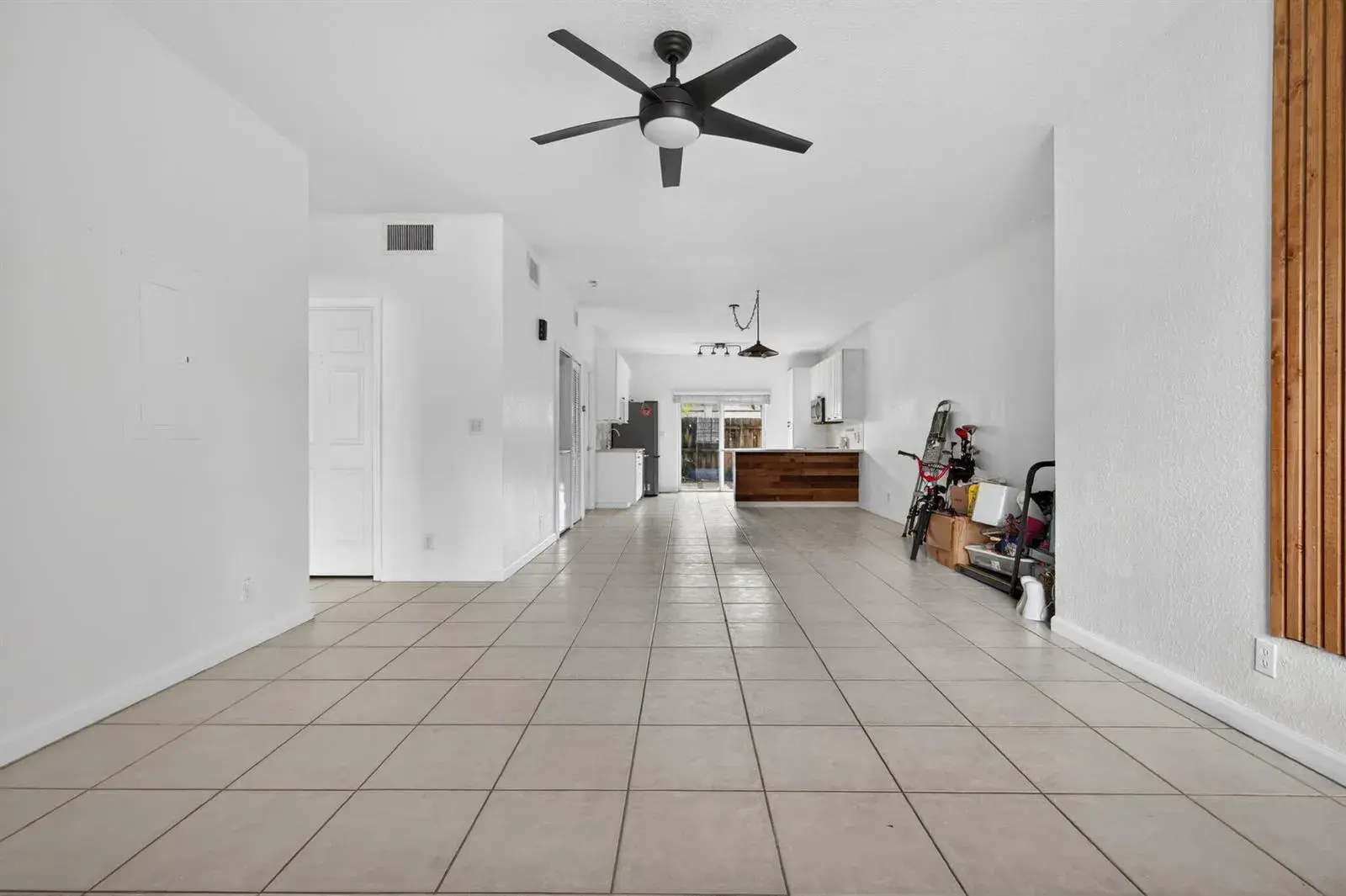 2 bedroom 2 bath Residential Lease for rent at 4902 Washington Street # 4, Hollywood FL 33021