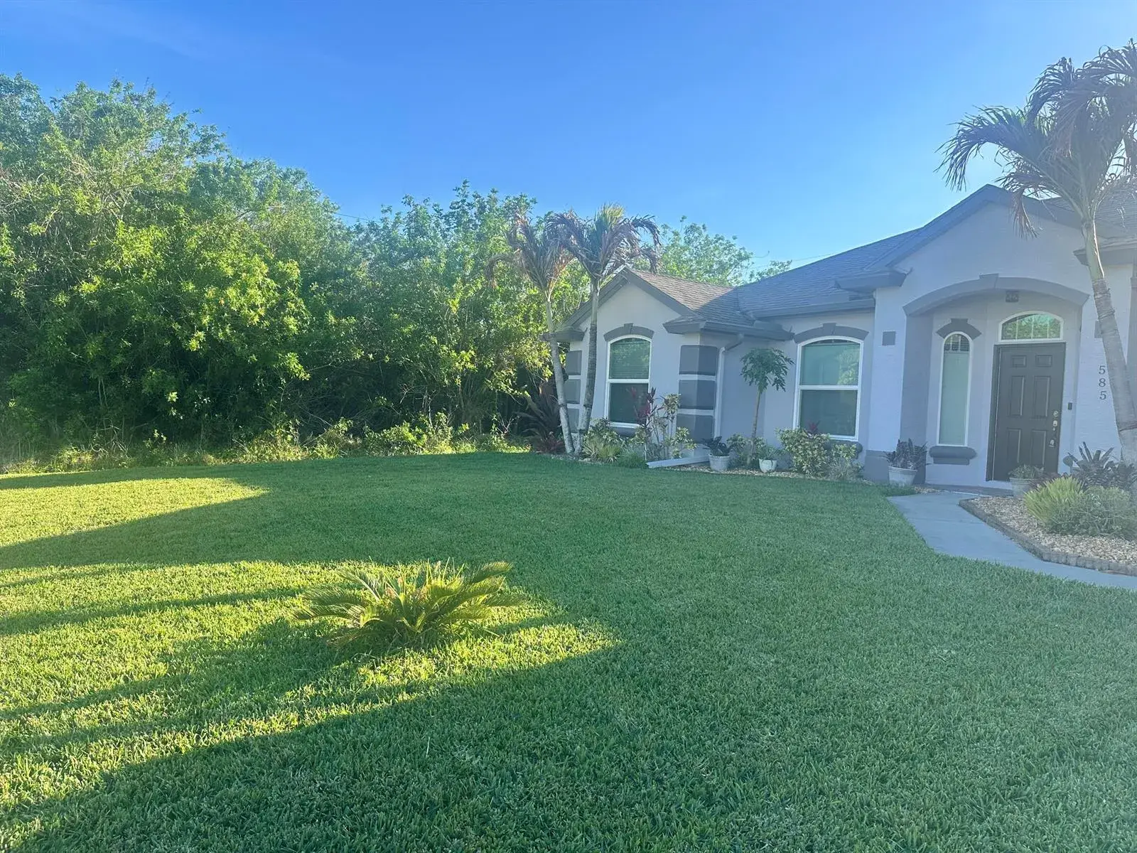 585 SW Undallo Road, Port St. Lucie FL 34953