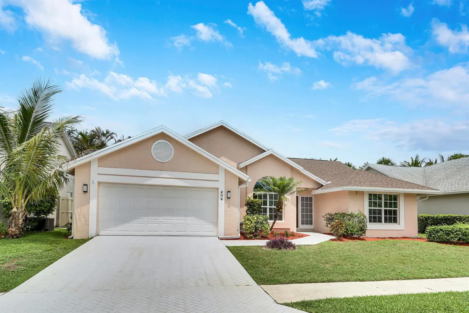 234 Moccasin Trail W, Jupiter FL 33458