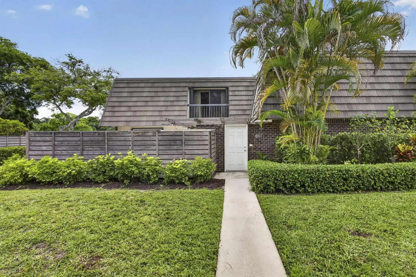 121 1st Terrace, Palm Beach Gardens FL 33418