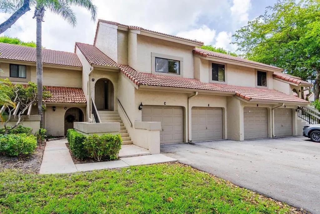 2 bedroom 2 bath Residential for sale at 5710 Coach House Circle # G, Boca Raton FL 33486