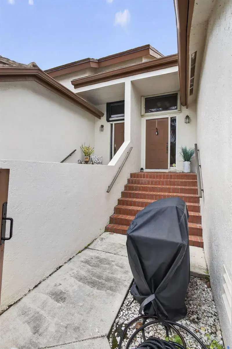 12644 Shoreline Drive # 8f, Wellington FL 33414