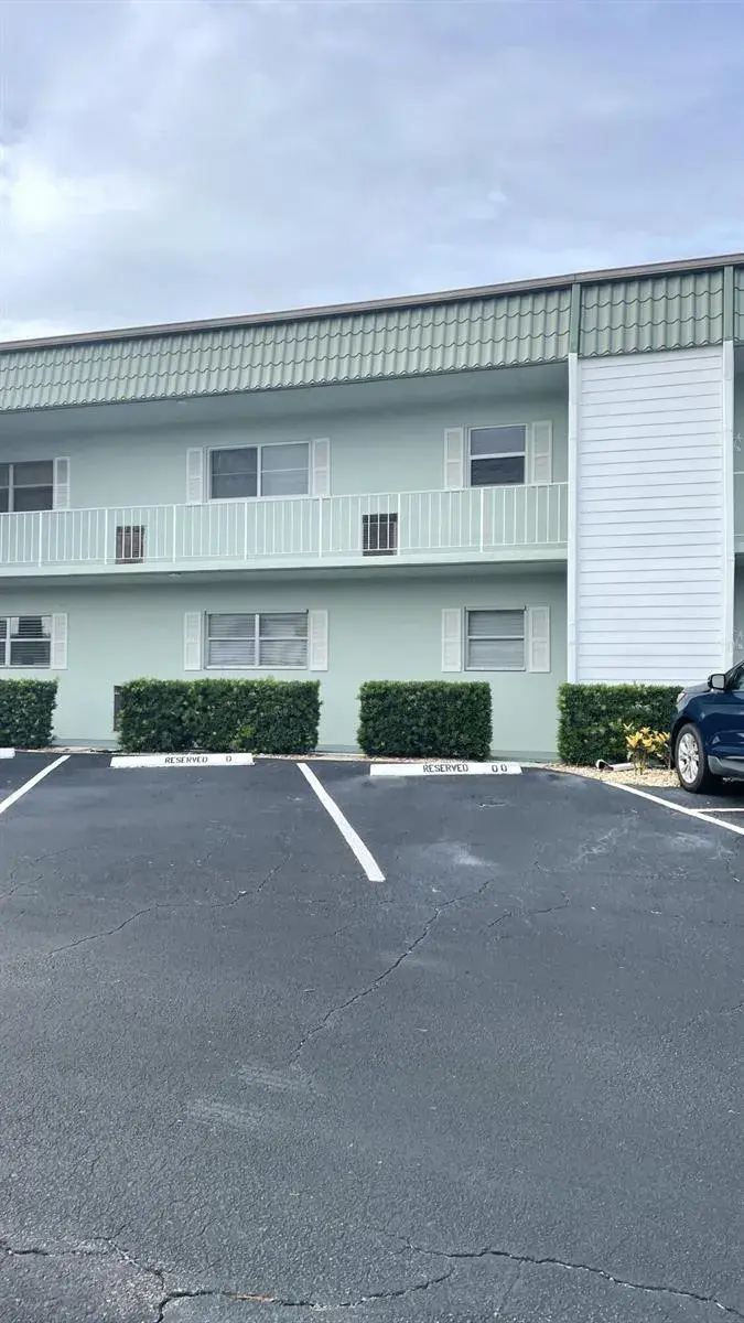 1 bedroom 1 bath Residential for sale at 120 Wettaw Lane # 112, North Palm Beach FL 33408