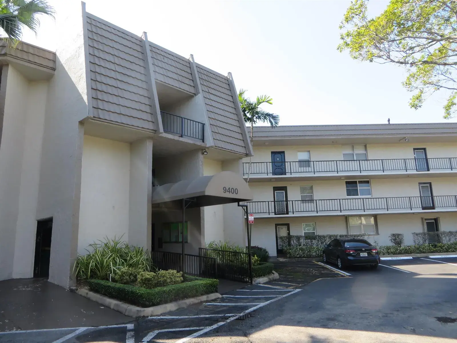 2 bedroom 2 bath Residential for sale at 9400 Lime Bay Boulevard # 106, Tamarac FL 33321