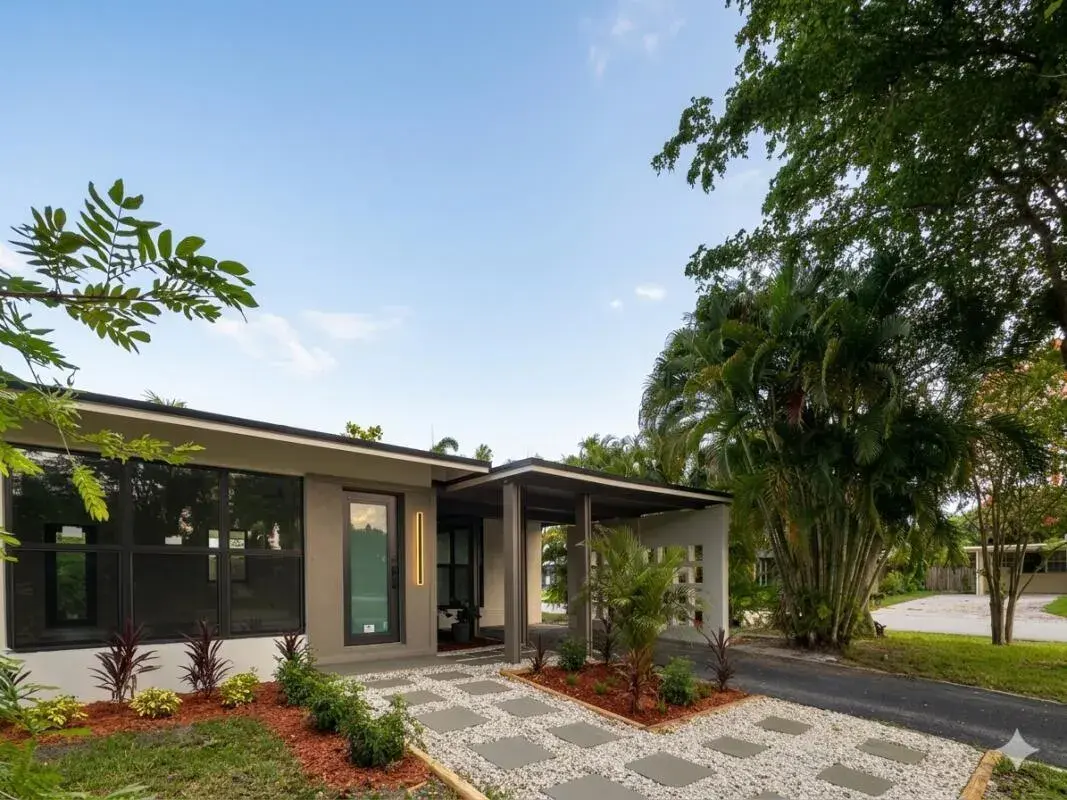 2513 NW 8th Avenue, Fort Lauderdale FL 33311