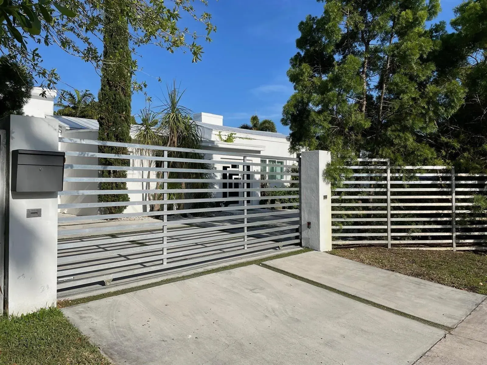 9007 NE 10th Avenue NE, Miami FL 33138