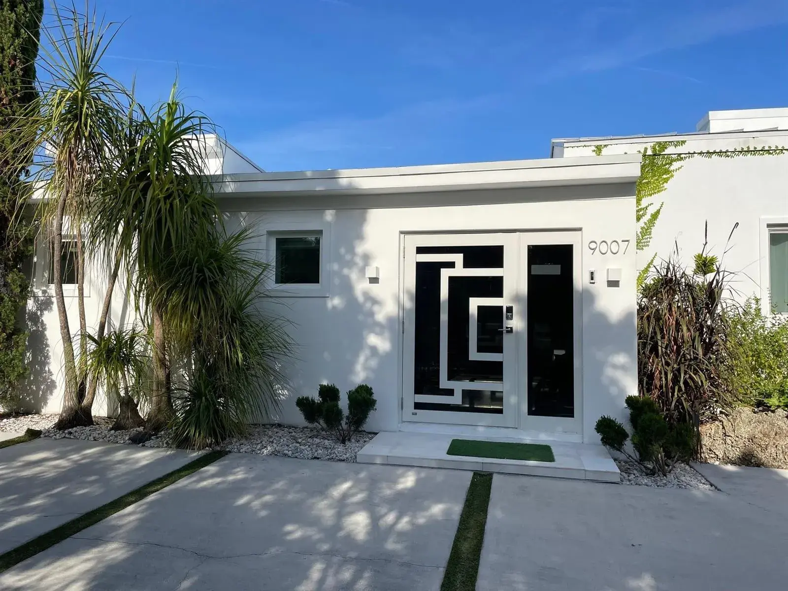 9007 NE 10th Avenue NE, Miami FL 33138