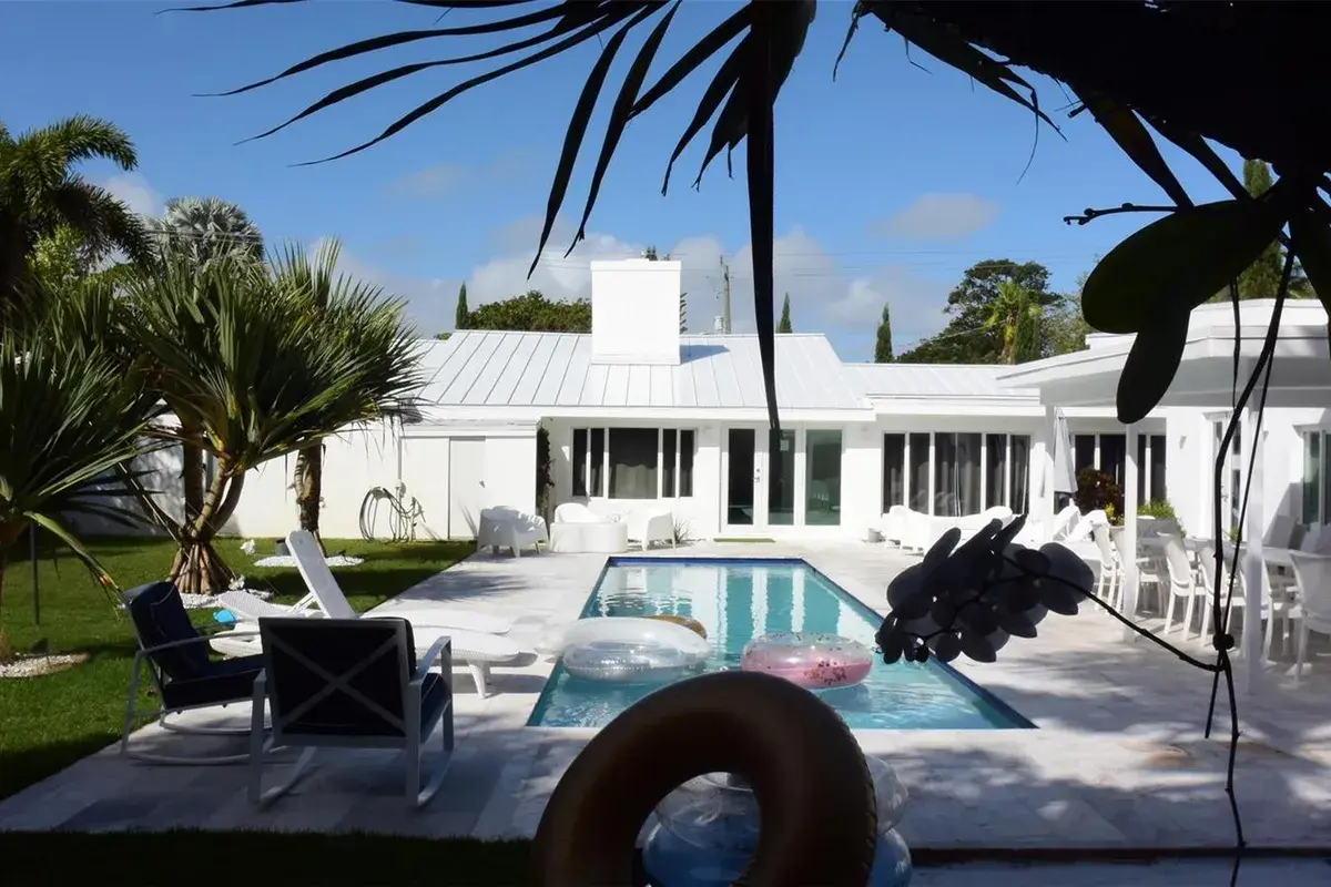 9007 NE 10th Avenue NE, Miami FL 33138