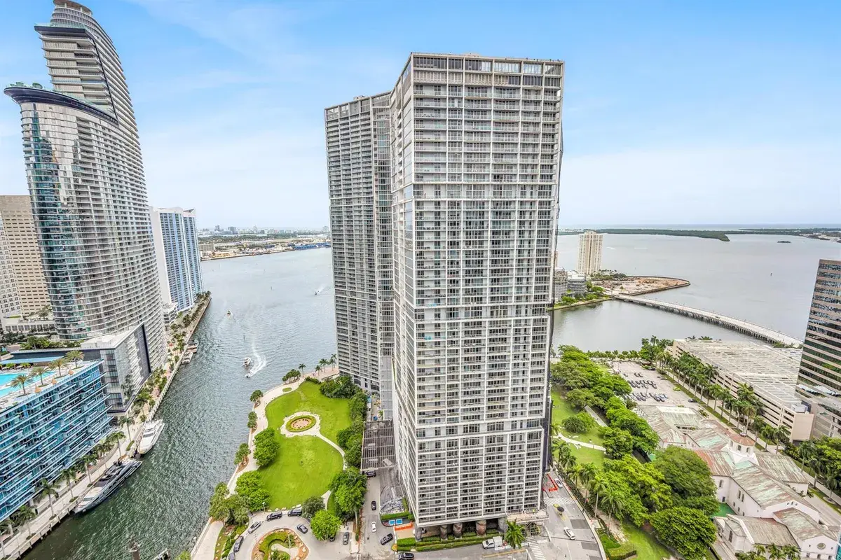 77 SE 5th Street # 2210, Miami FL 33131
