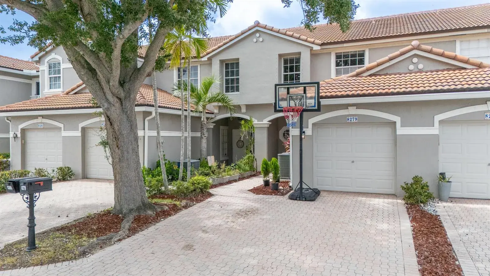 3 bedroom 2 bath Residential for sale at 8279 Via Leonessa Drive, Boca Raton FL 33433