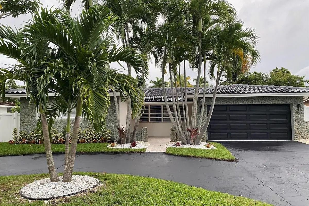 3840 N 42nd Terrace, Hollywood FL 33021