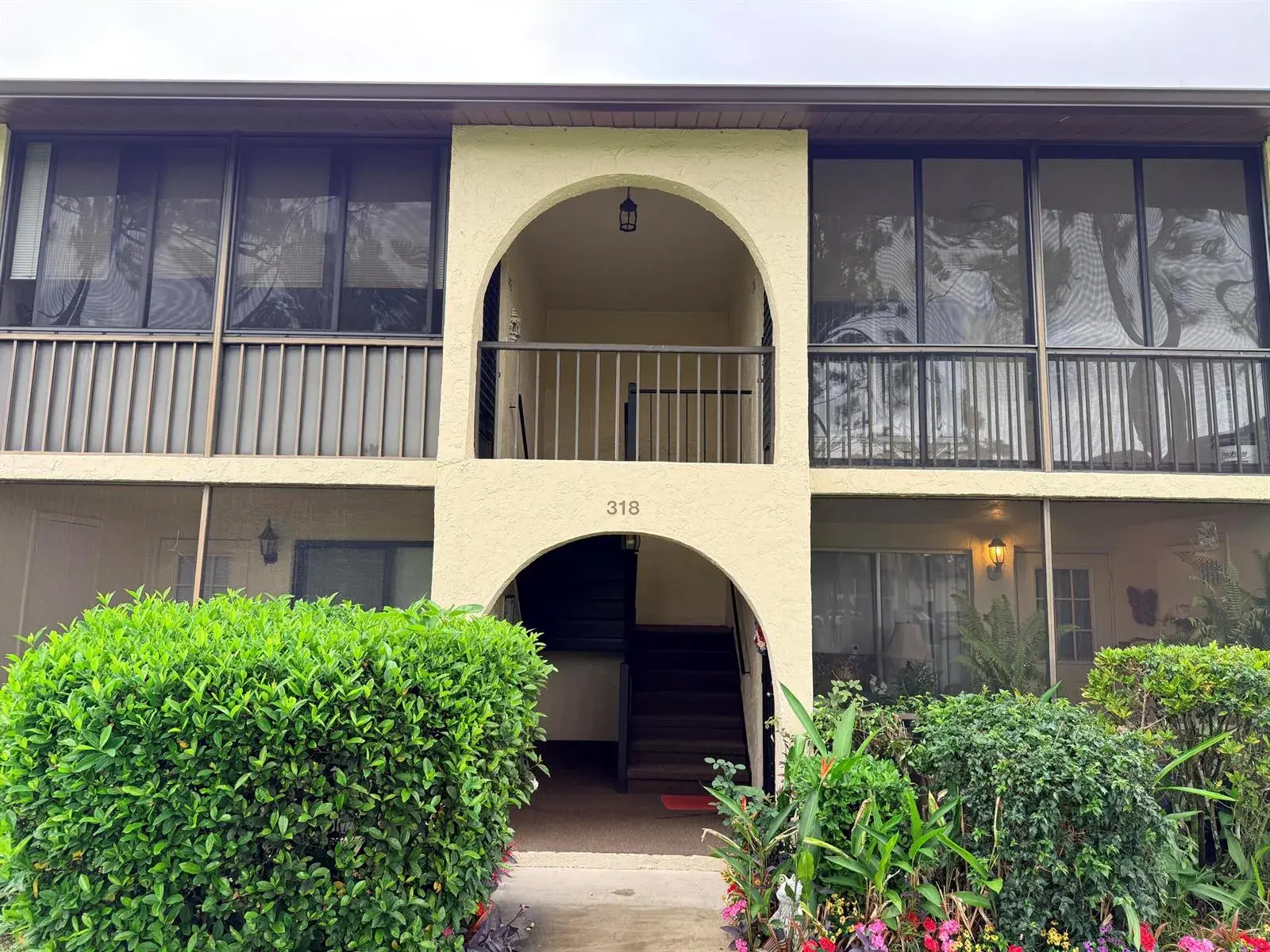 2 bedroom 2 bath Residential for sale at 318 Knotty Pine Circle # 2, FL 33463