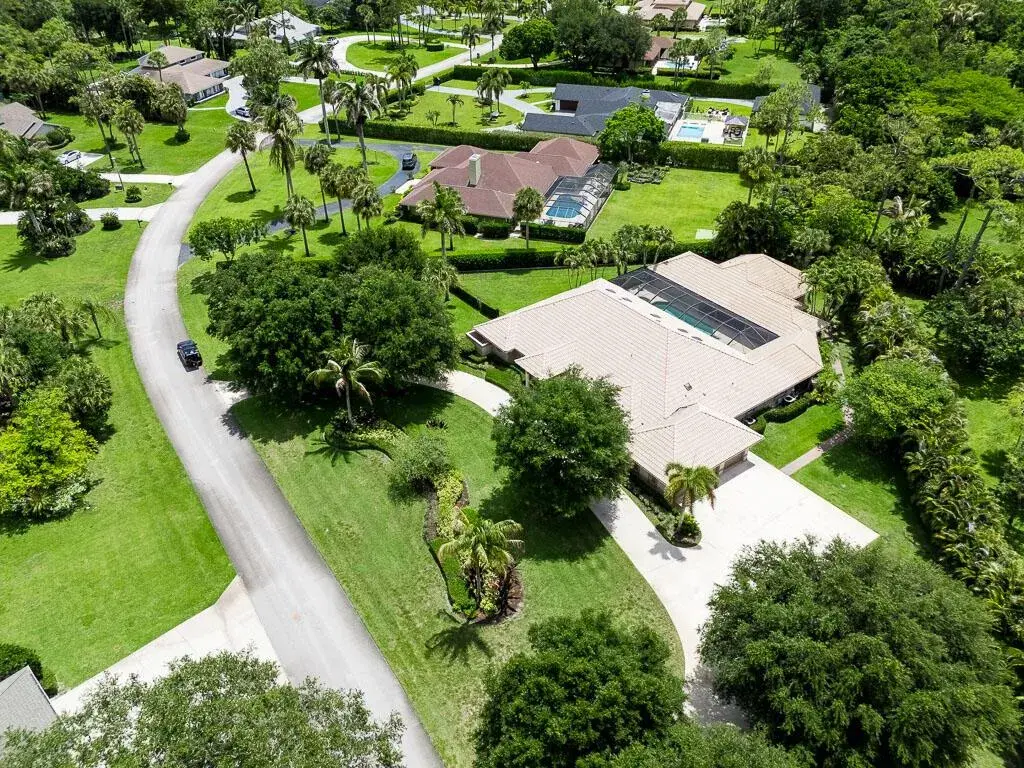 4 bedroom 4 bath Residential for sale at 13406 Doubletree Circle, Wellington FL 33414