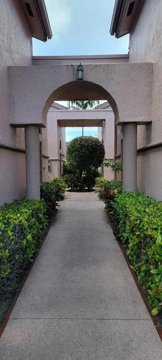 5299 Europa Drive # P, Boynton Beach FL 33437