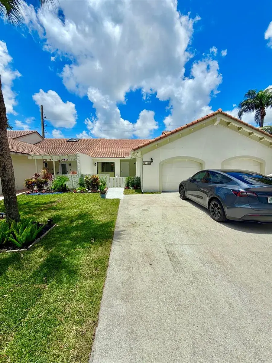 2 bedroom 2 bath Residential for sale at 21547 Altamira Avenue, Boca Raton FL 33433