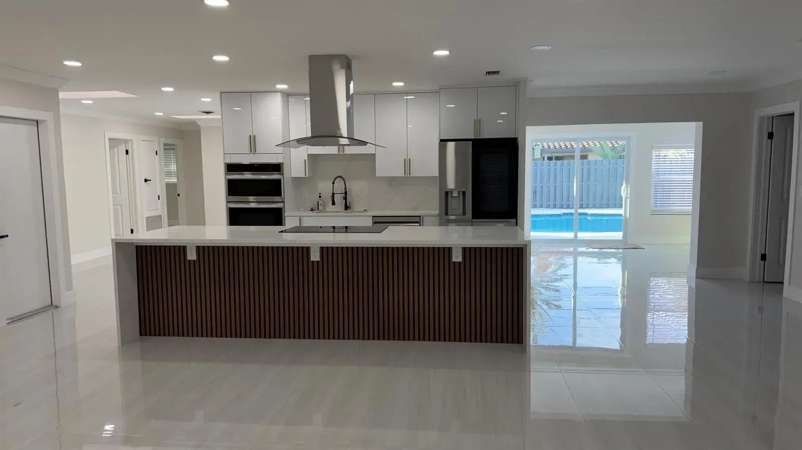 2521 NE 45th Street, Lighthouse Point FL 33064
