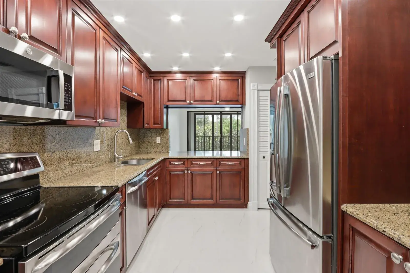 220 Lake Drive # 206, Palm Beach Shores FL 33404
