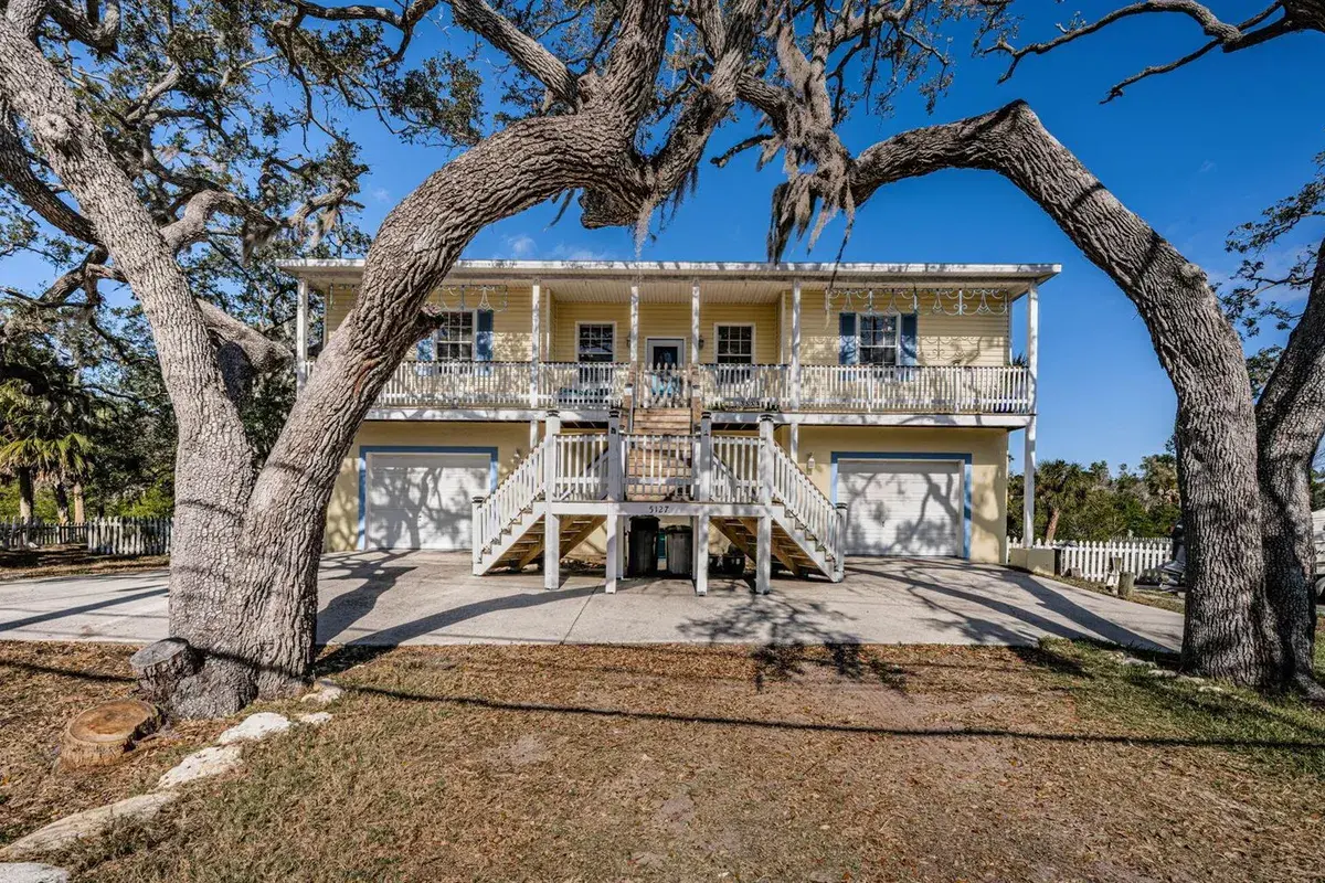 5127 Bay Boulevard, FL 34668