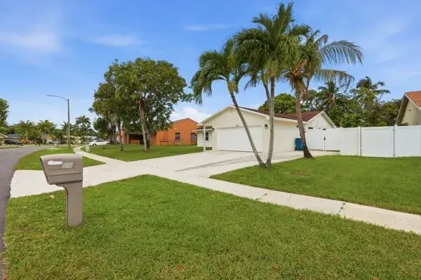 140 Bilbao Street, Royal Palm Beach FL 33411