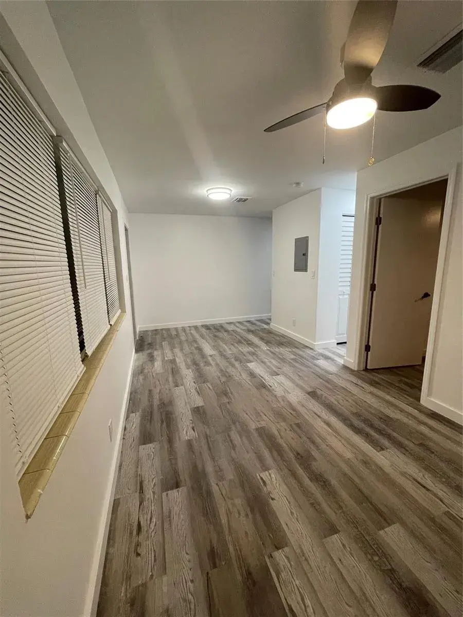 1 bedroom 1 bath Residential Lease for rent at 1135 NE 15th Avenue # 5, Fort Lauderdale FL
