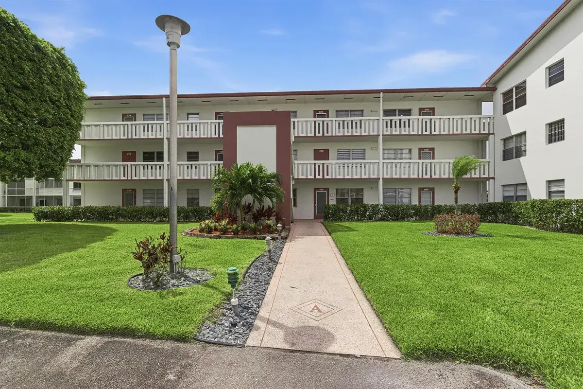 32 Fanshaw A # 32, Boca Raton FL 33434