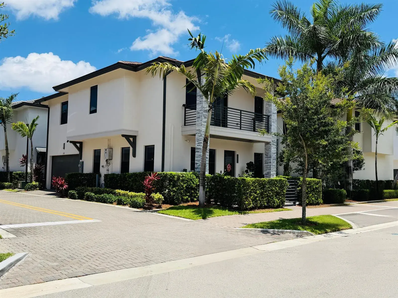 8288 NW 44th Terrace, Doral FL 33166