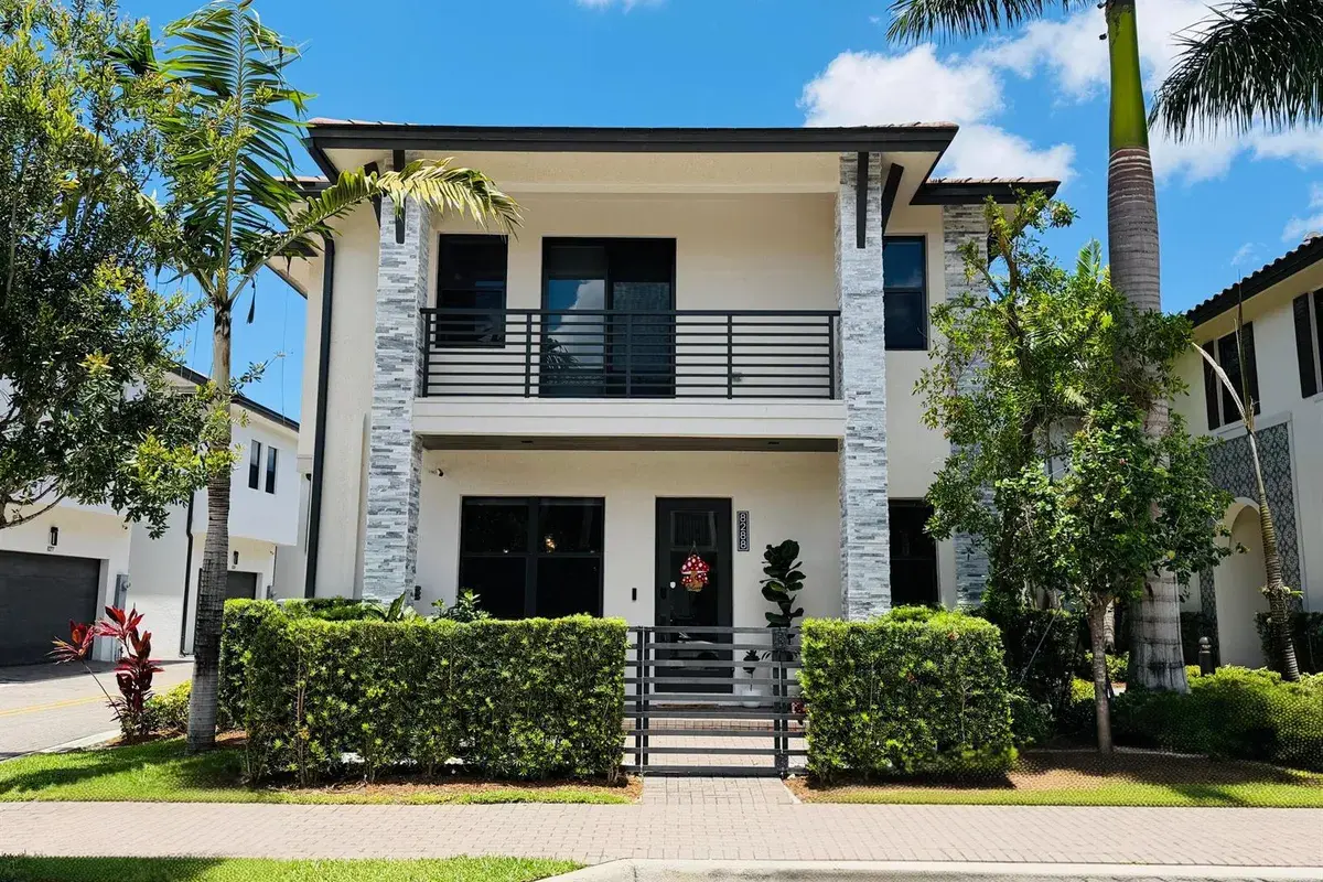 8288 NW 44th Terrace, Doral FL 33166
