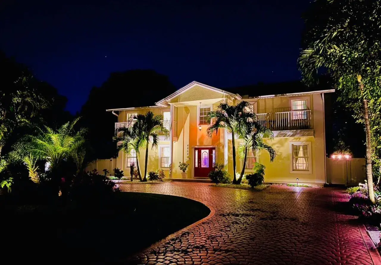 6 bedroom 4 bath Residential for sale at 6850 Eastview Drive, Lake Worth FL 33462