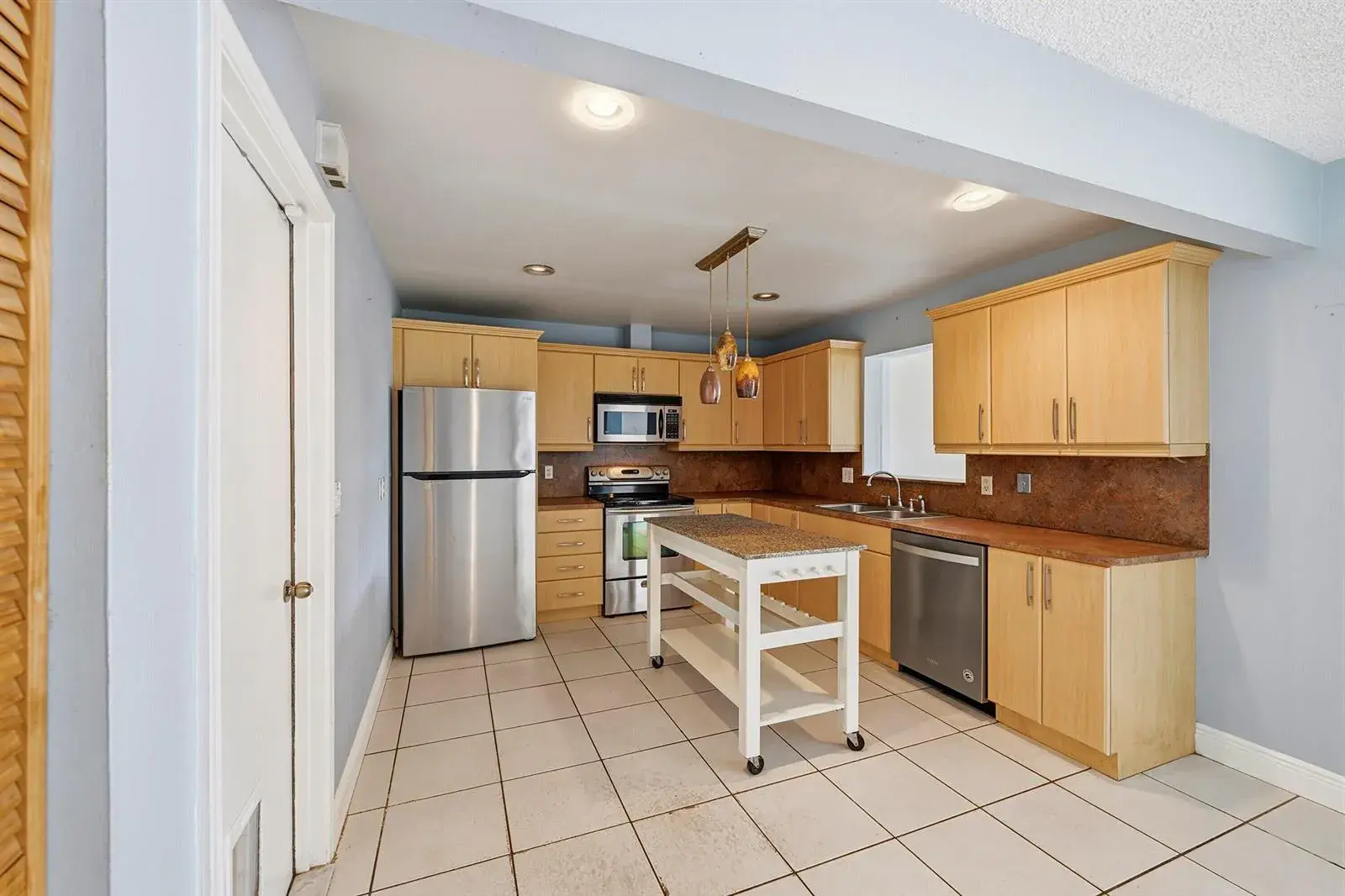 2 bedroom 2 bath Residential for sale at 3127 NW 67th Court, Fort Lauderdale FL 33309
