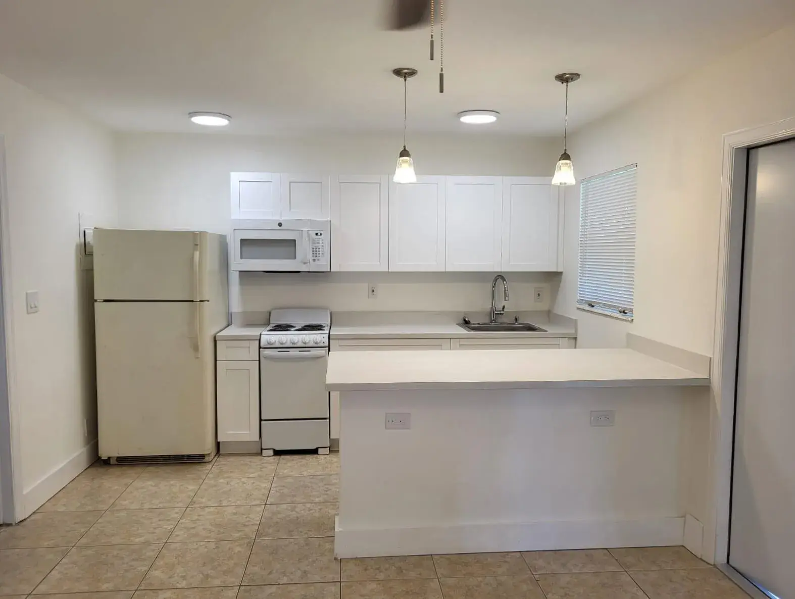 1 bedroom 1 bath Residential Lease for rent at 317 N 61st Terrace # 1, Hollywood FL 33024