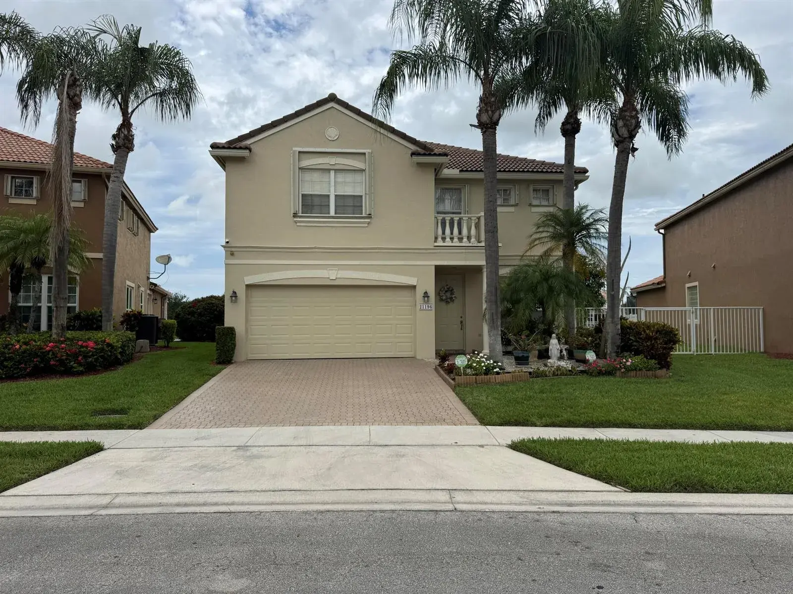 4 bedroom 3 bath Residential for sale at 21196 Via Ventura # 21196, Boca Raton FL 33433