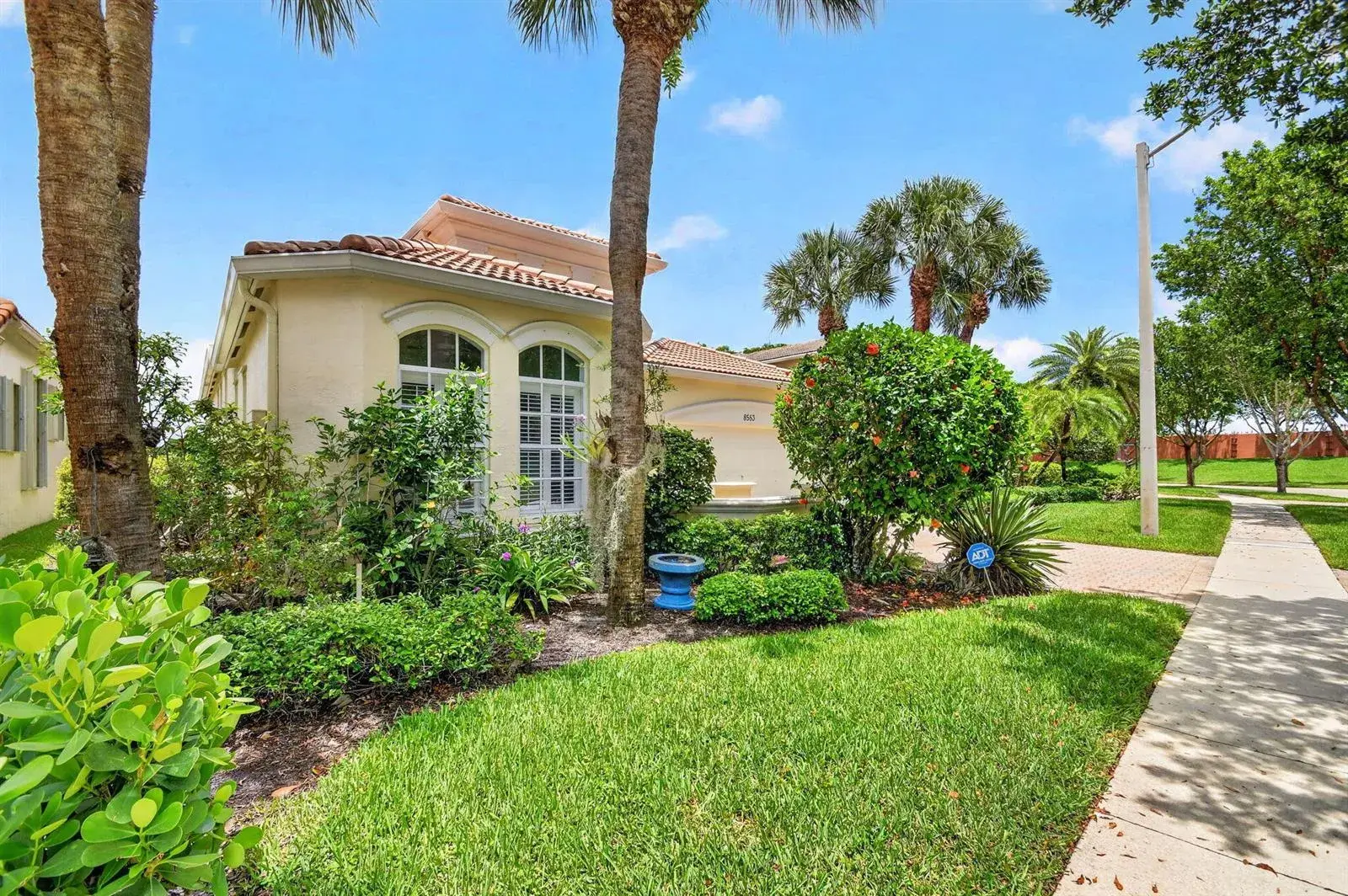 8553 E Via Grande E, Wellington FL 33411 photo 2