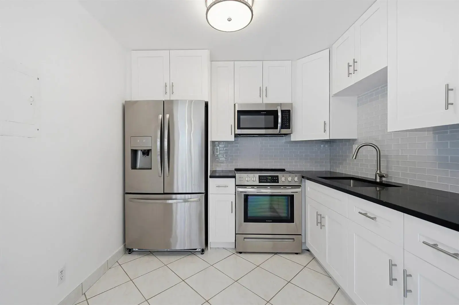 1 bedroom 1 bath Residential for sale at 249 Burgundy F, Delray Beach FL 33484