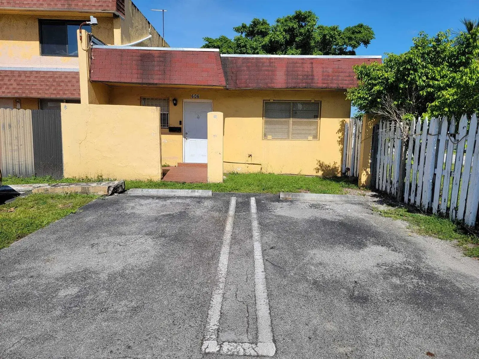 606 NW 179th Street, Miami Gardens FL 33169