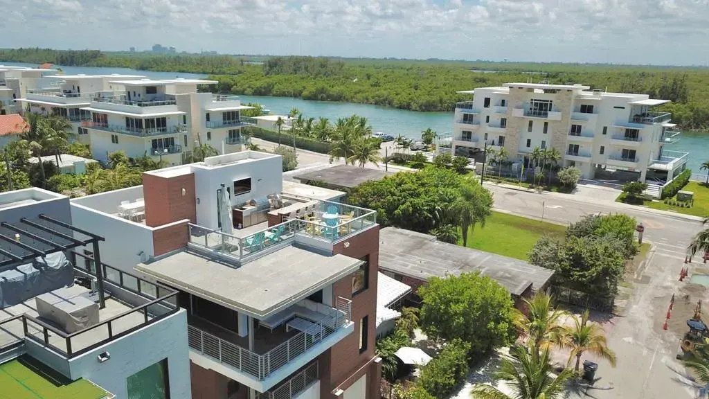 348 Balboa Street, Hollywood FL 33019