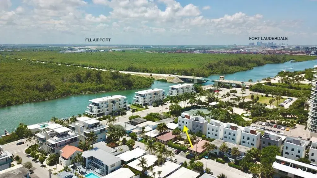 348 Balboa Street, Hollywood FL 33019