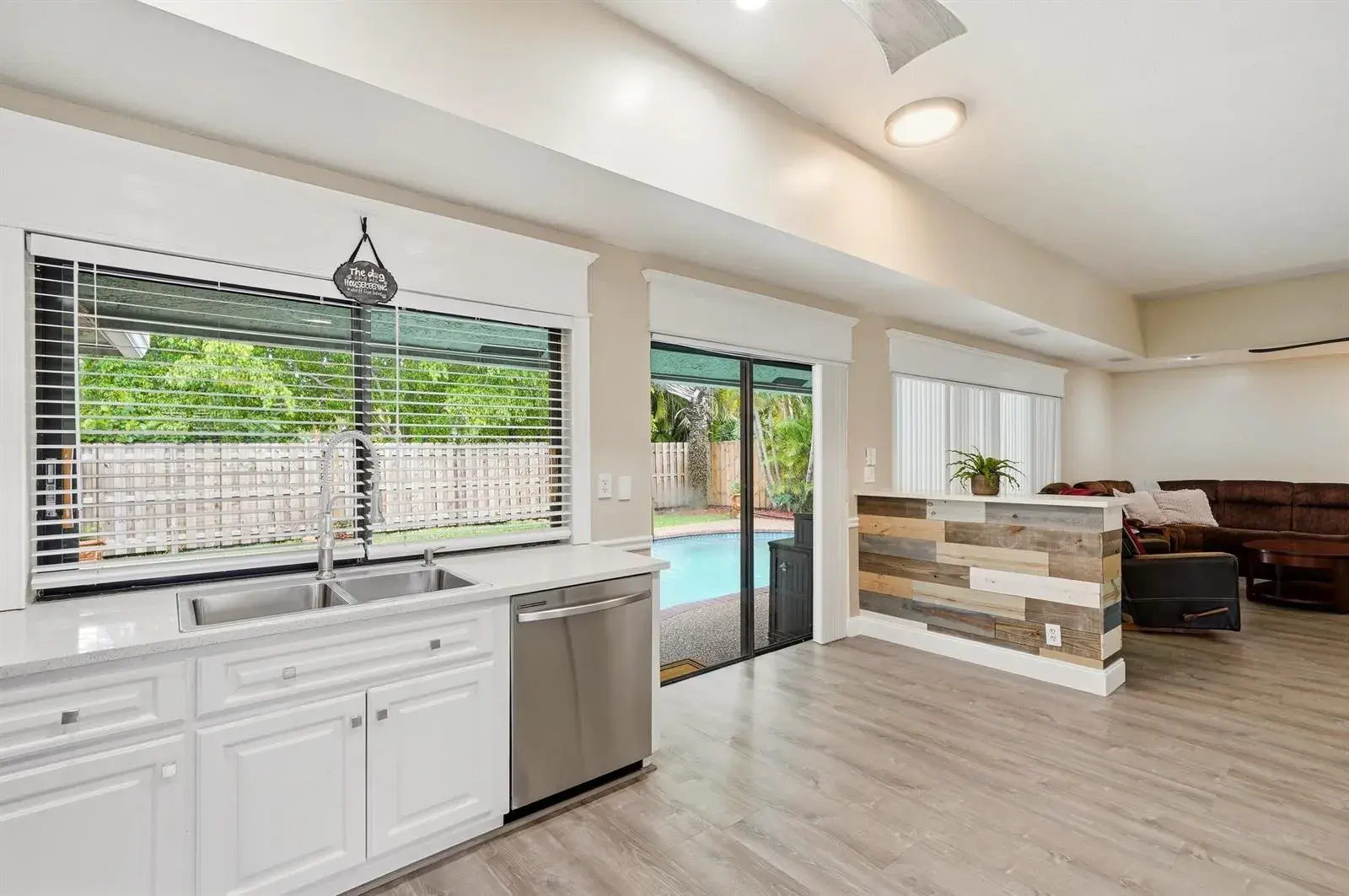 2145 NW 85th Lane, Coral Springs FL 33071