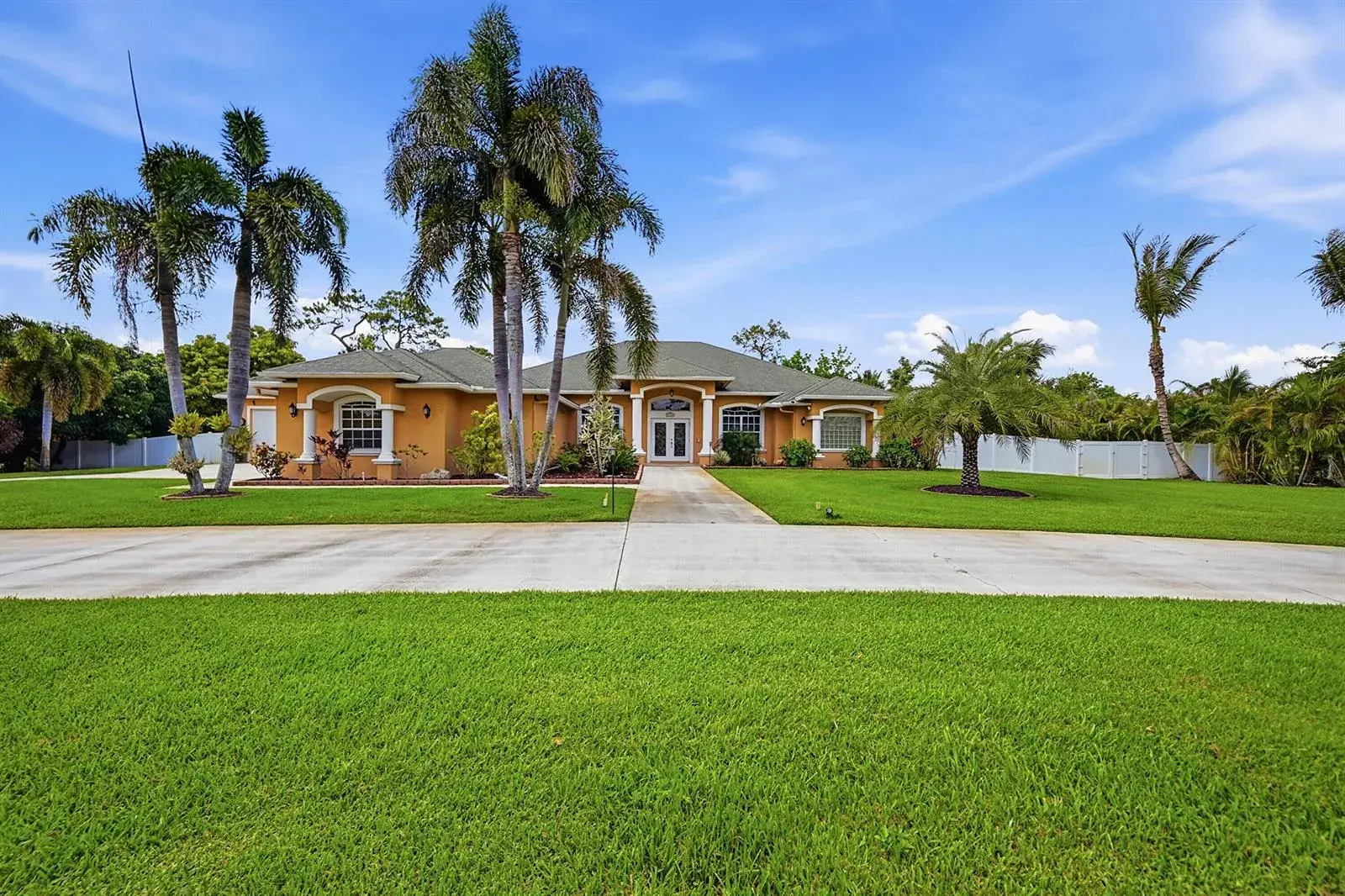 14310 N 85th Rd Road N, FL 33470