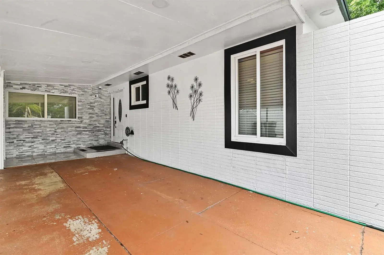 124 Davis Road, Palm Springs FL 33461