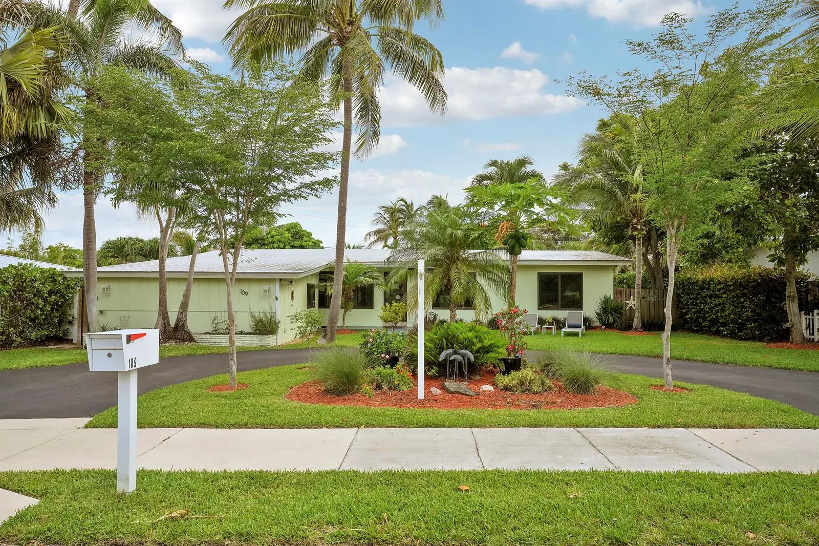 3 bedroom 2 bath for sale at 109 NE 17th Street, Delray Beach FL 33444