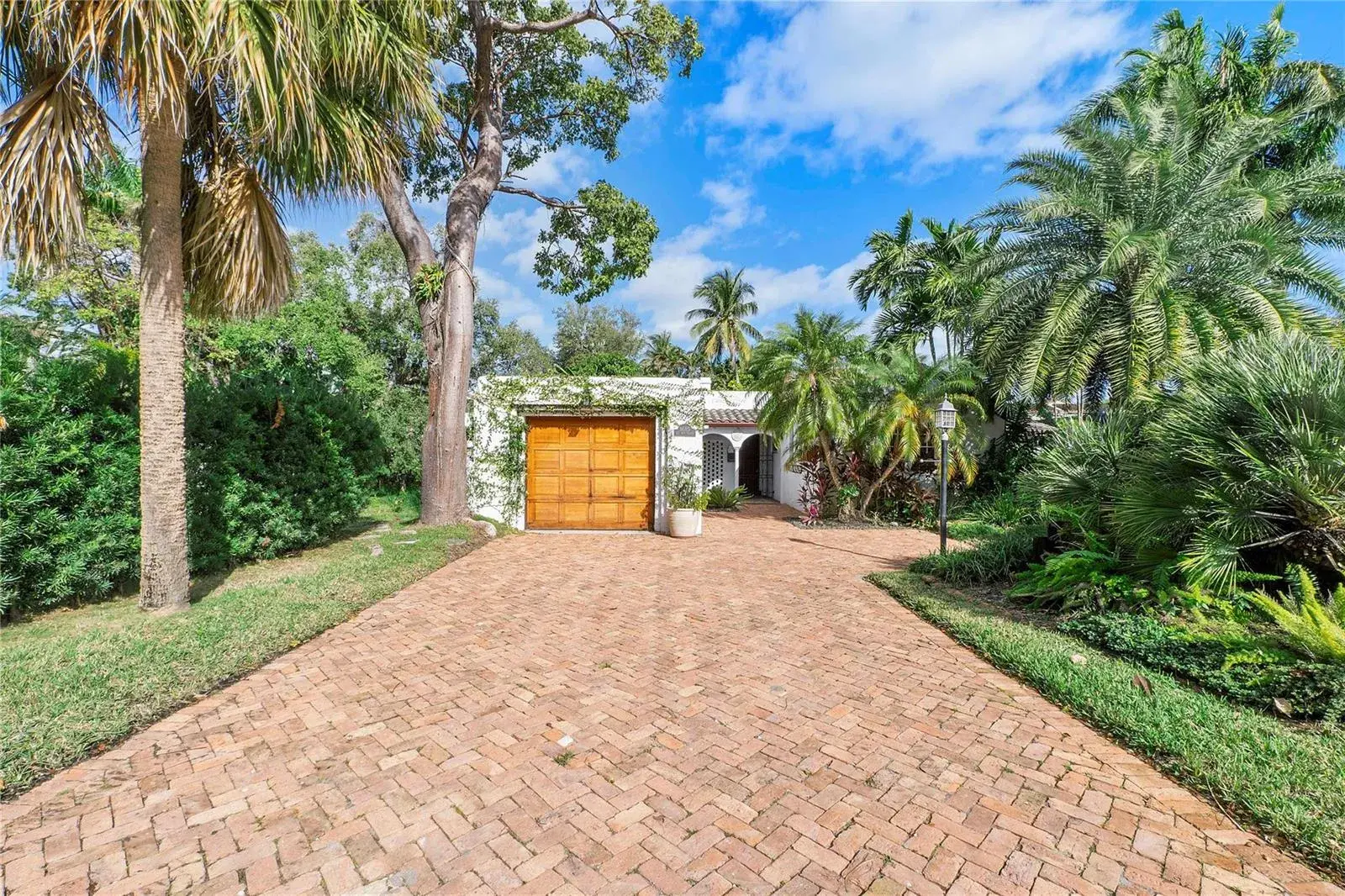 1615 SE 4th Street, Fort Lauderdale FL 33301