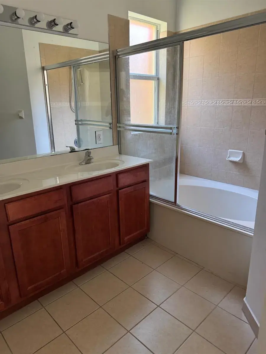 3977 NE 11th Drive, Homestead FL 33033