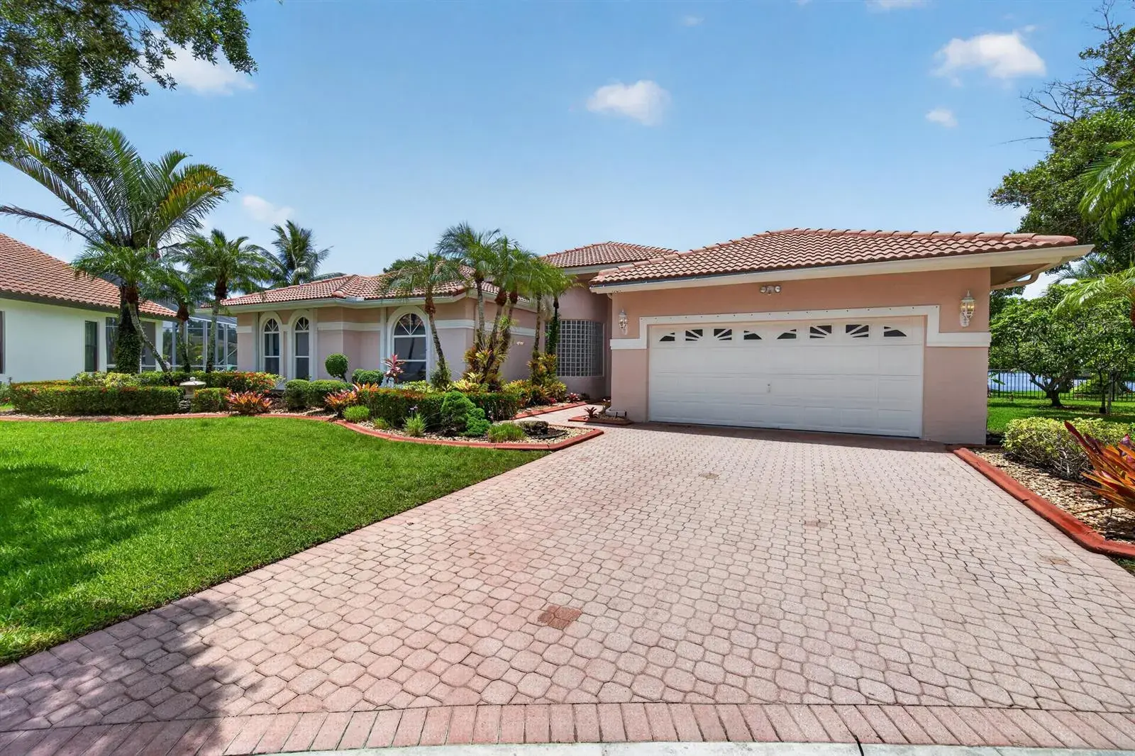 4 bedroom 2 bath for sale at 1501 NW 180th Way, Pembroke Pines FL 33029