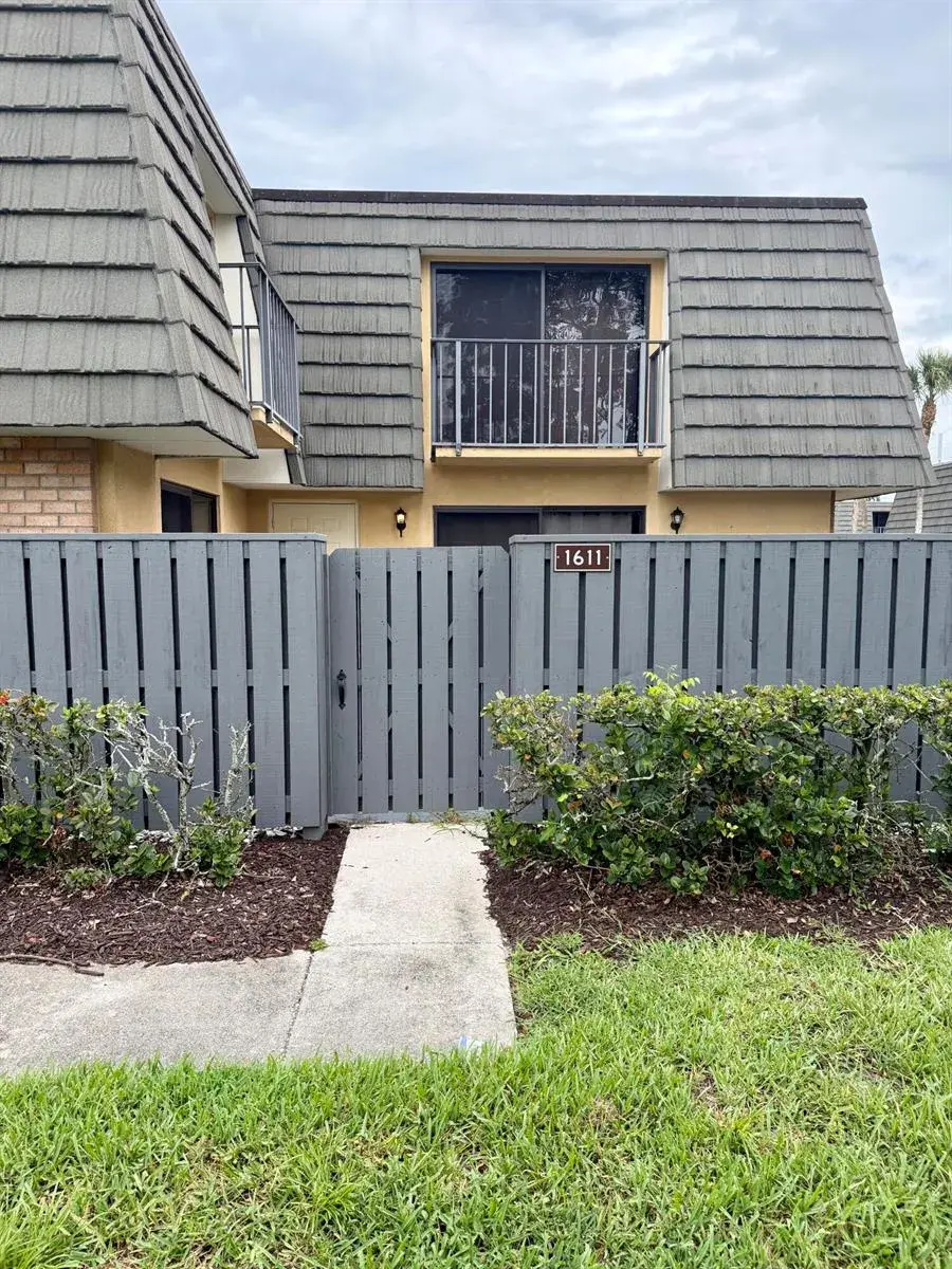 2 bedroom 2 bath Residential for sale at 1611 16th Way, West Palm Beach FL 33407