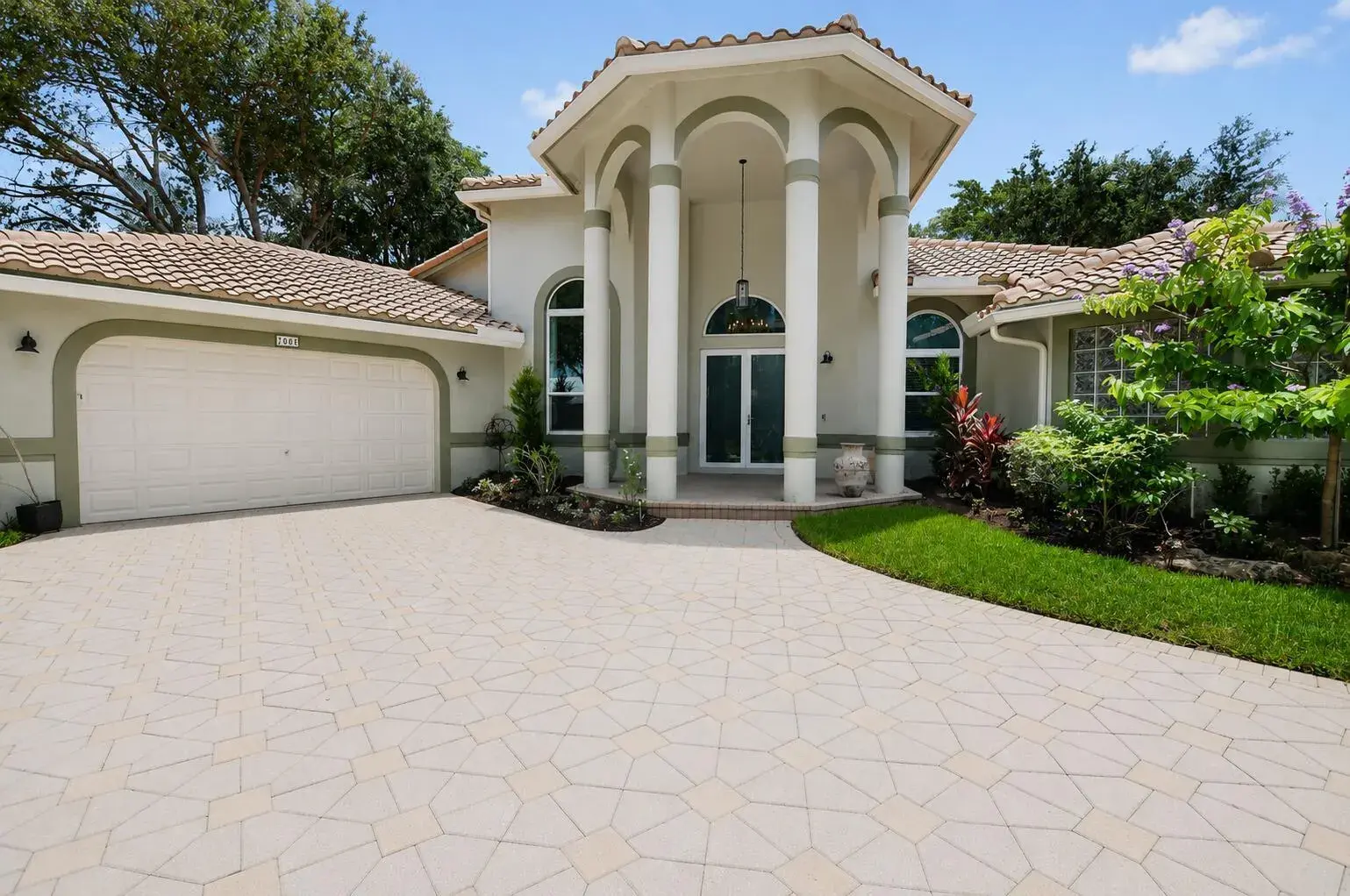 5 bedroom 3 bath for sale at 7008 NW 66th Terrace, Parkland FL 33067