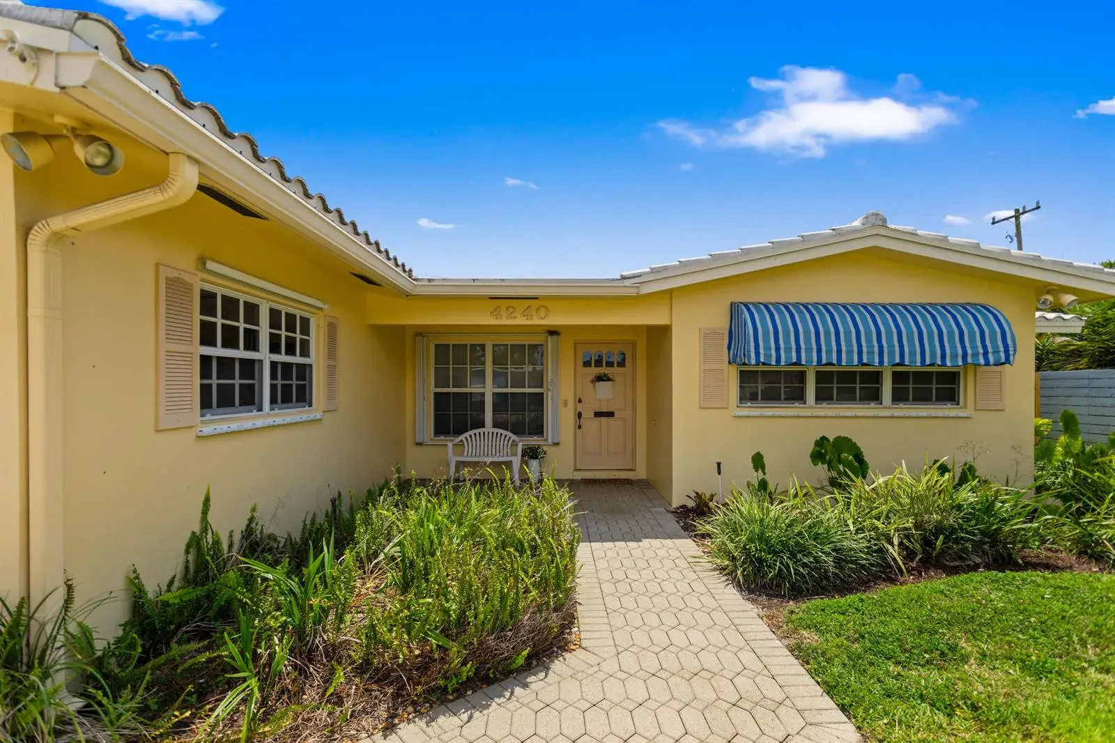 4240 NE 19th Avenue, Oakland Park FL 33308